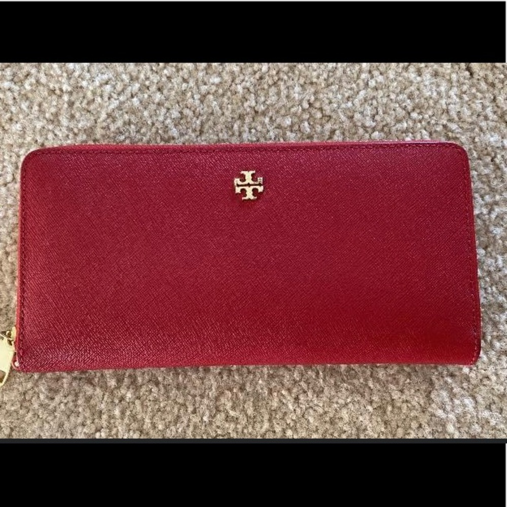 Tory Burch Zip Around Wallet